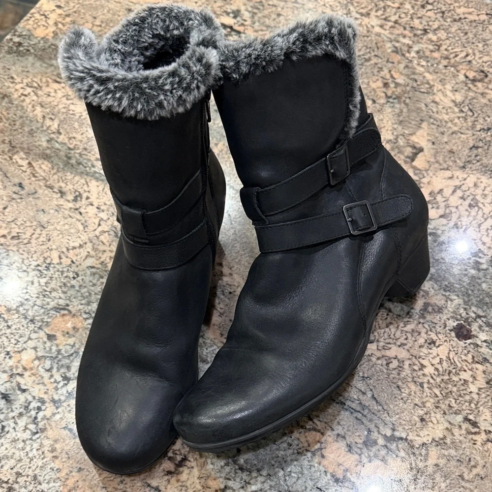 Abeo Black Fur-Trimmed Winter Boots